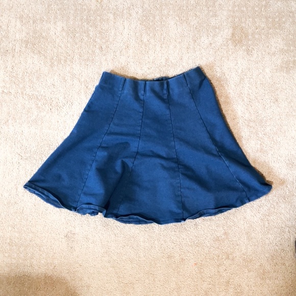 • Size XS 🩵 Blue Garage Skirt 

• Length - 15.5 in, Waist - 26 in circumference - Picture 2 of 7